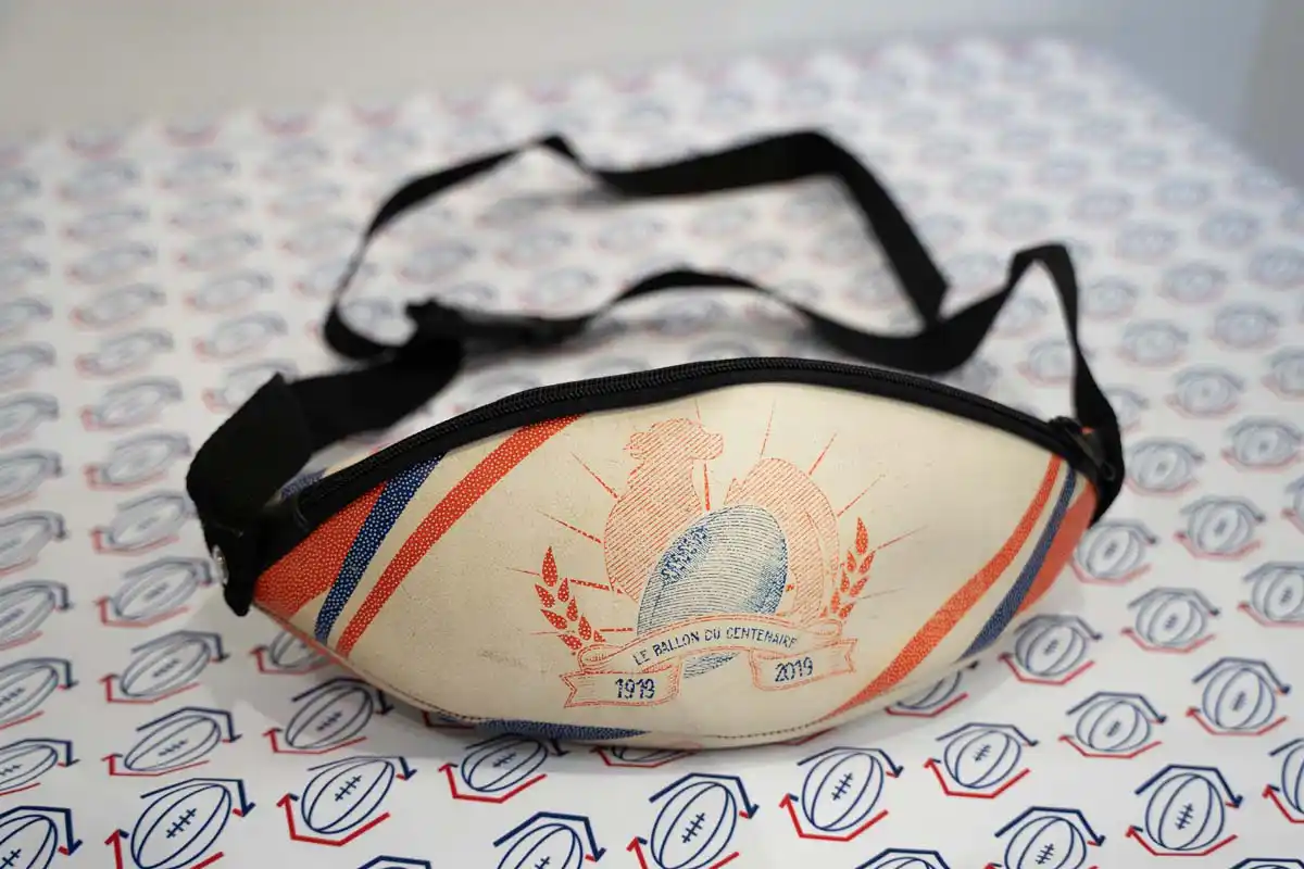 Sac Banane Centenaire Gilbert FFR recyclé – 100 ans de rugby Sac banane ballon du Centenaire FFR recyclé