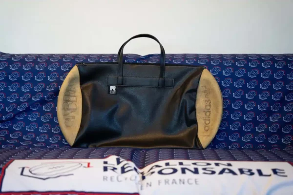 Sac de sport en ballon de rugby recyclé - Ballon Vintage Adidas Canberra