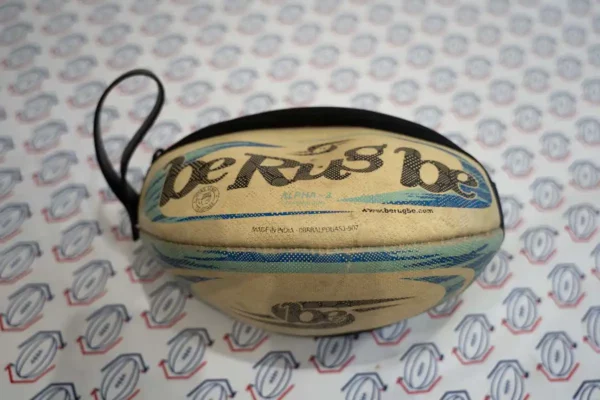 Trousse de toilette BeRugBe ballon recyclé