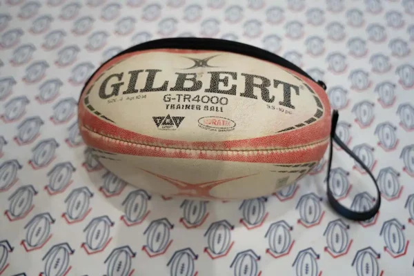 Trousse de toilette Gilbert rouge recyclée