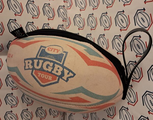 Trousse de toilette ballon City Rugby Tour recyclé