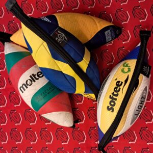 Trousse confectionnée en ballon de volley upcyclé