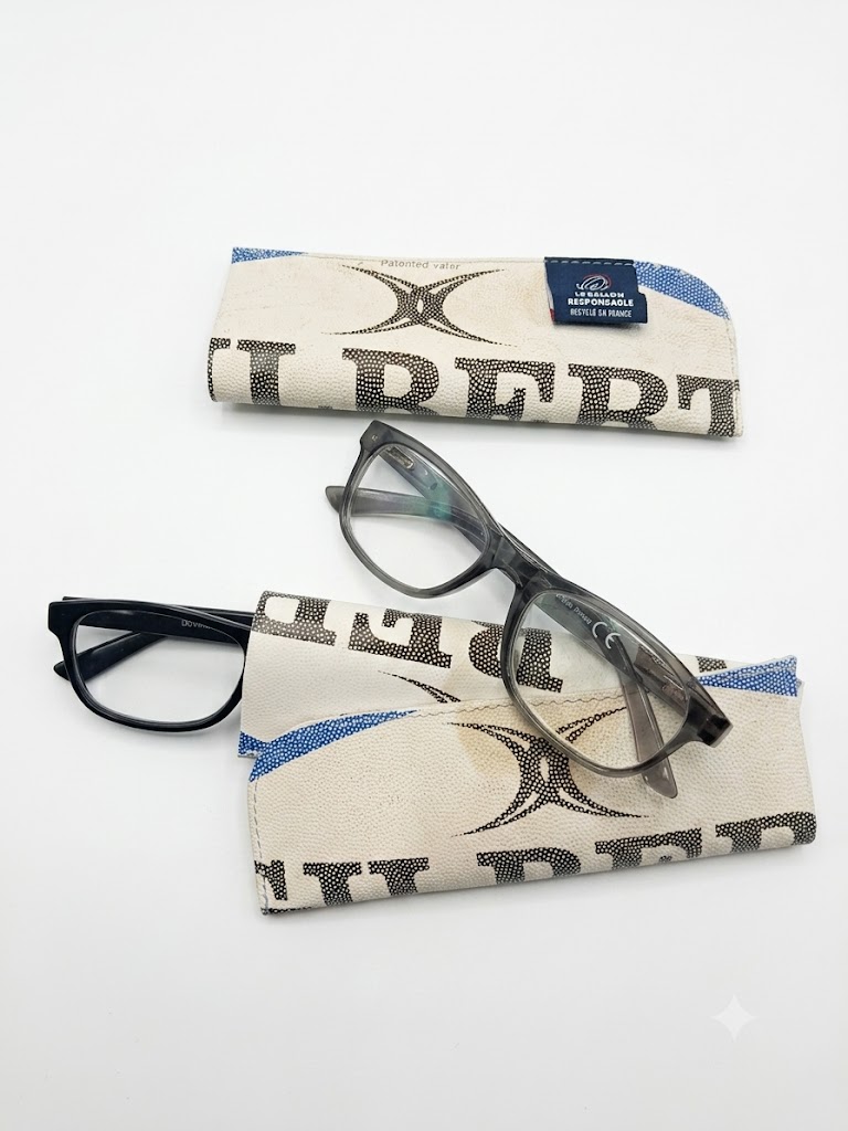 Étui à lunettes Gilbert BLEU + lunettes de lecture 1.00 Étui à lunettes Gilbert BLEU + lunettes de lecture 1.00